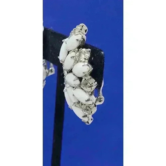 Vintage Earrings Clip White Milk Glass & Clear Rhinestones RARE Signed GALE - Picture 4 of 13